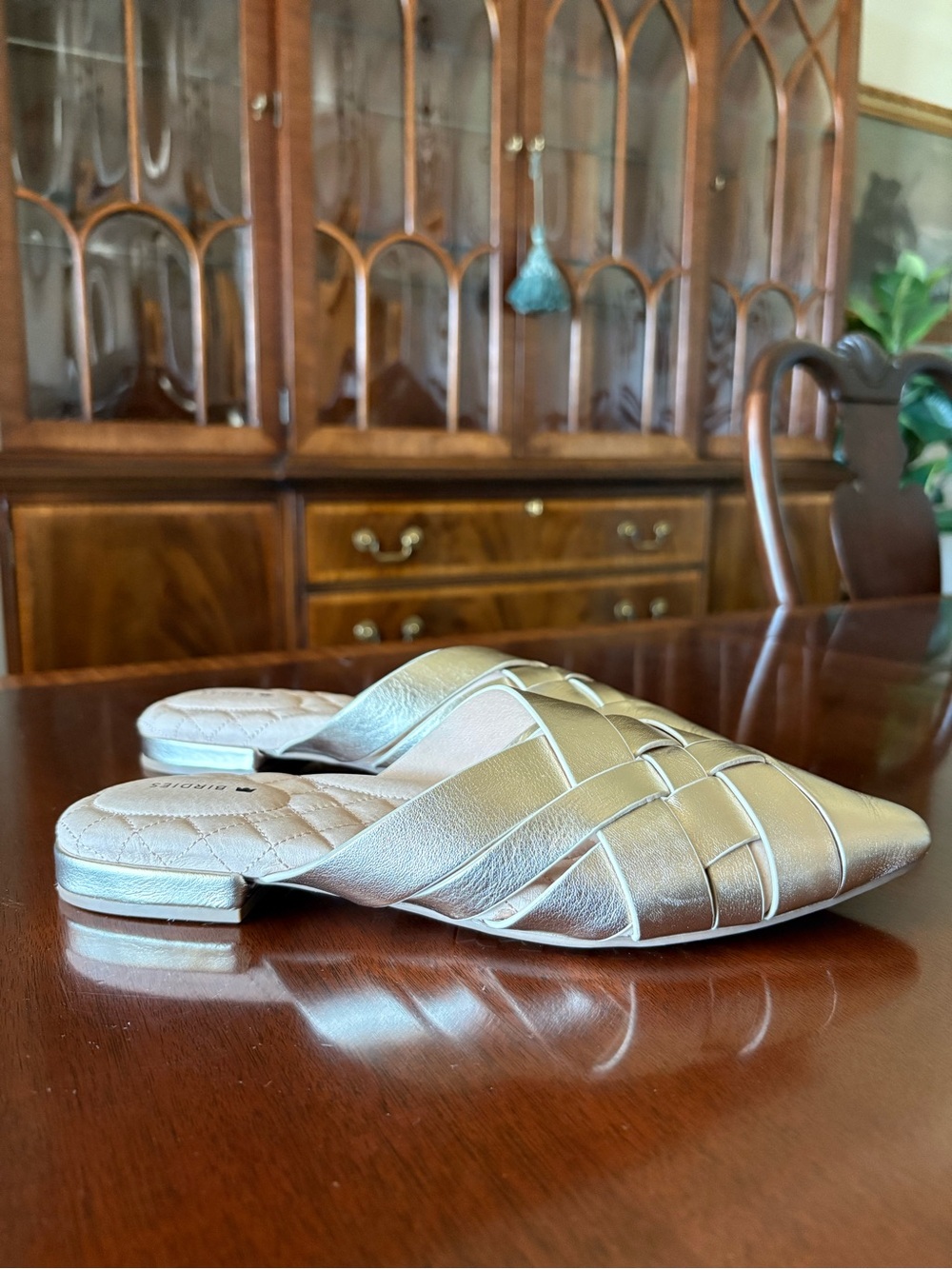Birdies The Dove Gold Metallic Woven Leather Pointed Toe Mules - Size 7.5